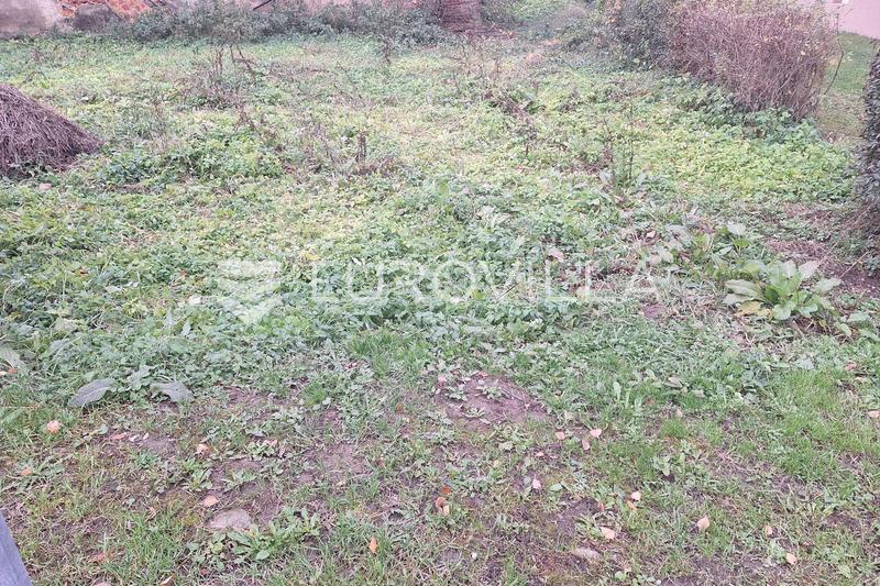 Karlovac, Gaza, building land 953 m2, excellent location