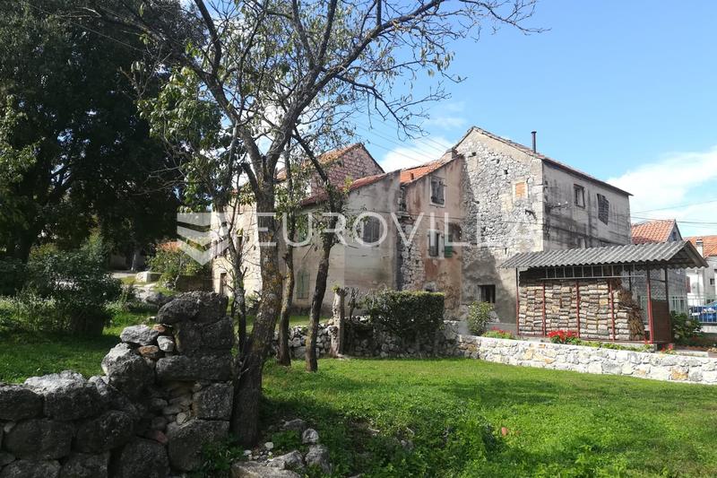 Sinj, Brnaze, kuća iz 18. stoljeća za renovaciju - 8