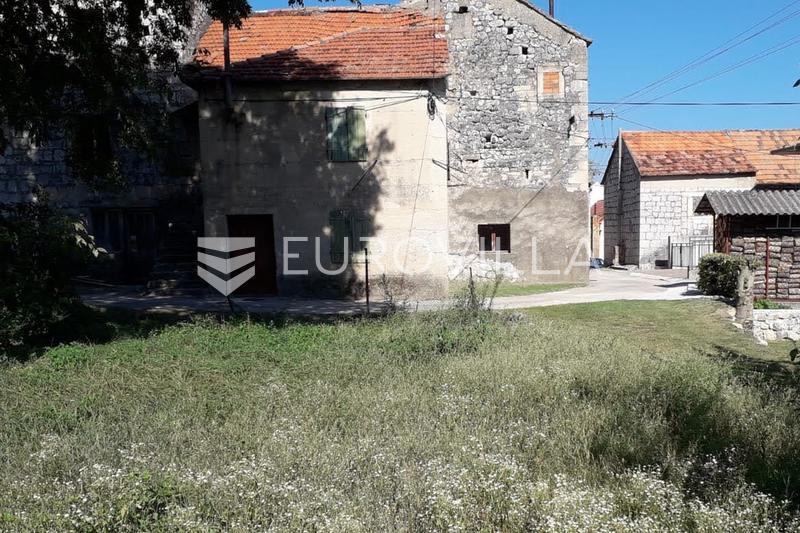 Sinj, Brnaze, kuća iz 18. stoljeća za renovaciju - 14