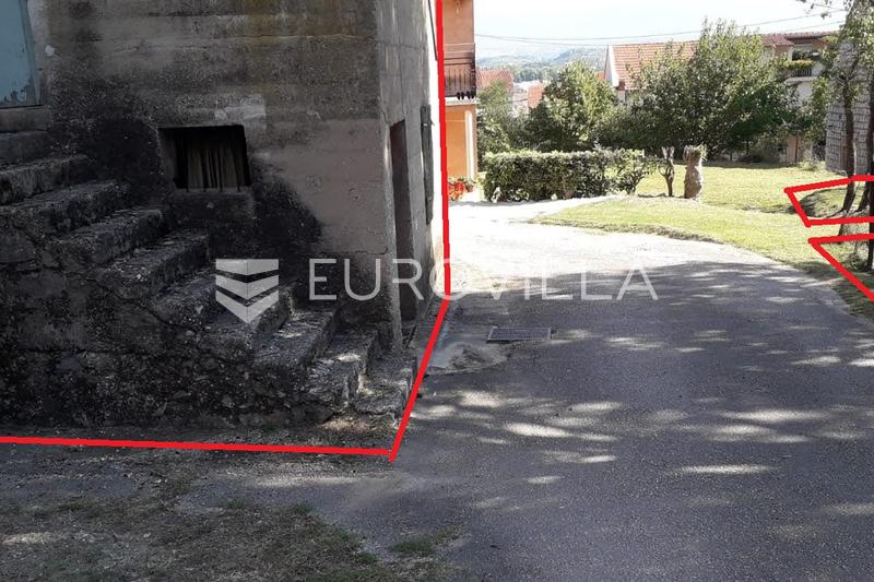 Sinj, Brnaze, kuća iz 18. stoljeća za renovaciju - 12