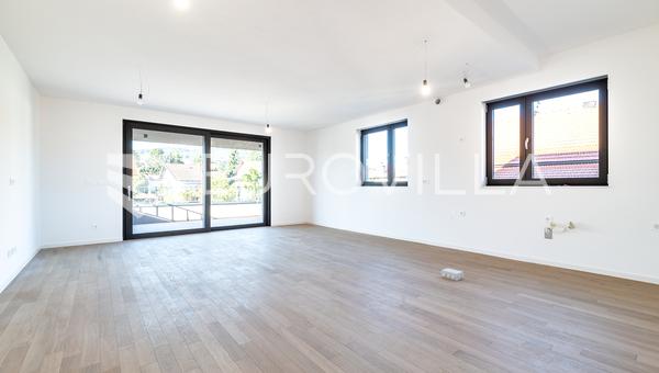 Samobor, Centar, vrhunska novogradnja, četverosoban stan 100 m², balkon, 2 Garažna parkirna mjesta