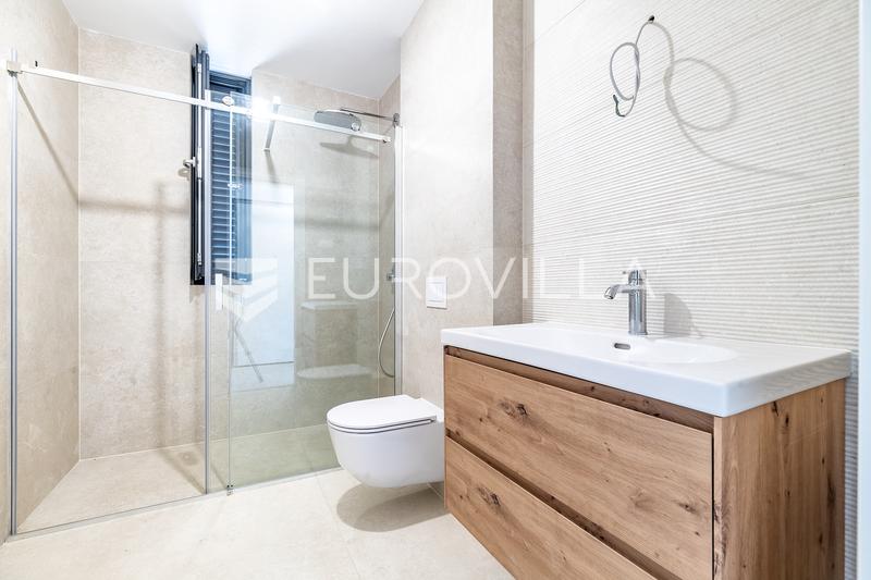 Samobor, Centar, vrhunska novogradnja, četverosoban stan 100 m², balkon, 2 Garažna parkirna mjesta - 6