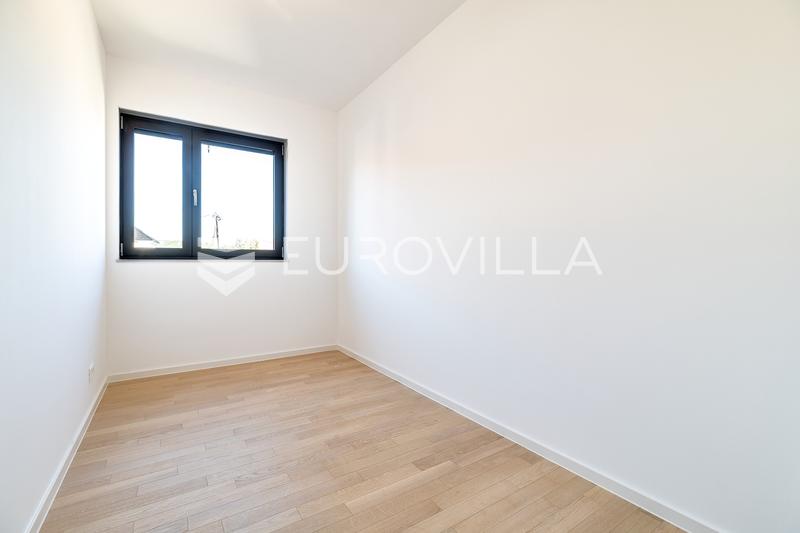 Samobor, Centar, vrhunska novogradnja, četverosoban stan 100 m², balkon, 2 Garažna parkirna mjesta - 4