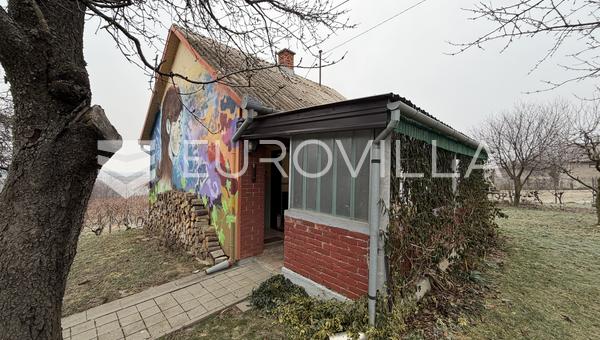Mandićevac, Vikendica 66 m² s vinogradom, izvrsna investicija