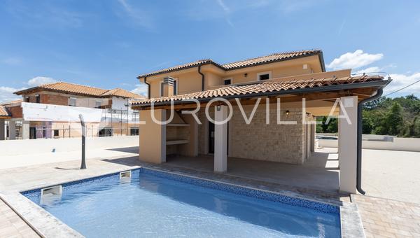 Istria, Svetvinčenat: Modern Villa with Pool, New Construction, Juršići