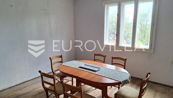 Duga Resa, Merkez, ev 120 m², tüm olanaklara yakın