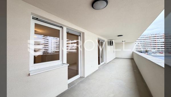 Zagreb, Spansko, smuk treværelses lejlighed i nybyggeri, 85 m²