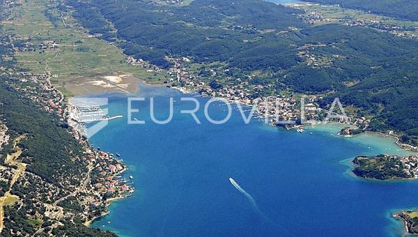 Ön Rab, Supetarska Draga, hus med 4 lägenheter, 2 pooler och havsutsikt