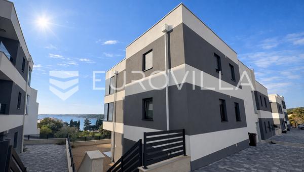 Pag, Šimuni, apartamento de tres dormitorios a 120 m del mar