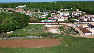 Istria, Ladici, terreno esclusivo con permesso di costruzione per una villa familiare con piscina