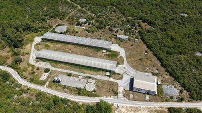 Complexe commercial sur un terrain de 27 187 m².