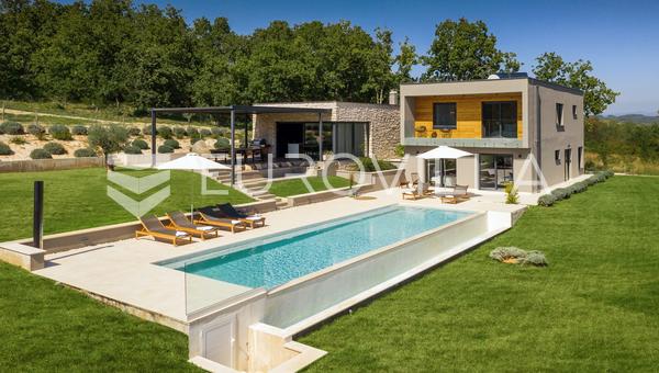 Ístria, espetacular villa de luxo com vistas panorâmicas da paisagem da Ístria.
