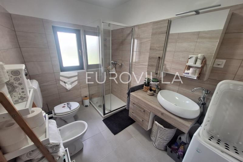 Karlovac, Draganić, kuća 190 m², novouređena - 10