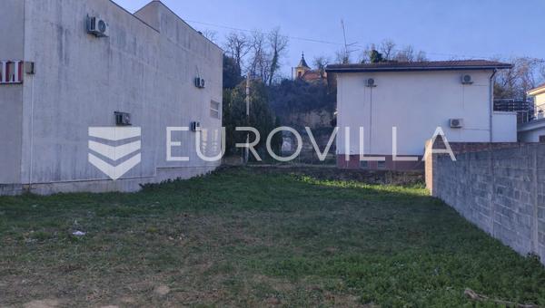 Vukovar, barok şehir merkezinde 399 m² imarlı arsa