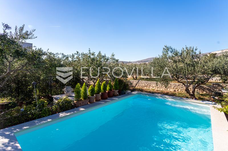 Trogir, Plano, viehättävä vastikään rakennettu yksikerroksinen talo uima-altaalla ja oliivilehdolla, 129 m² - 20