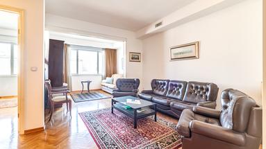 Zagreb, Importanne Galerija, prostran trosoban stan 81 m²