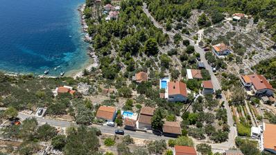 Korčula-sziget, Vela Luka, építési telek a tenger közelében