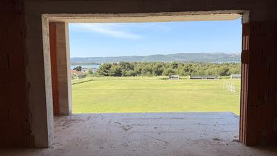 Zadar, Turanj - luksusleilighet over tre plan med takterrasse, sjøutsikt og et nettoareal på 139,89 m²