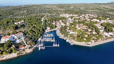 Brač, Milna, investicijsko zemljište blizu mora 4283 m²