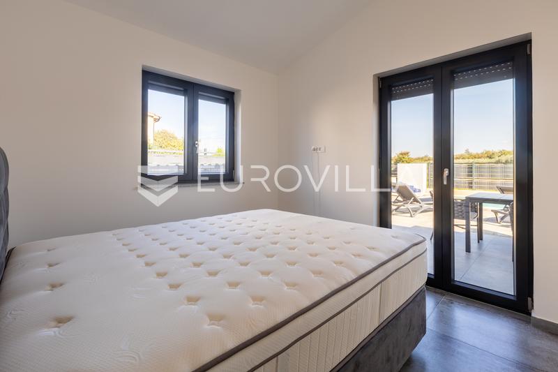 İstra, Poreč, özel havuz ve mahremiyet, tamamen yeni modern bir eve yatırım fırsatı - 6