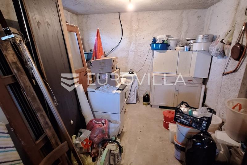 Karlovac, Tušilović, kuća 230 m², mirna lokacija - 3