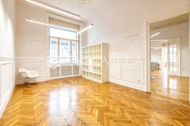 Zagreb, Centar, prekrasan građanski stan 136 m²