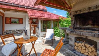 Gorski Kotar, Stari Laz, zrekonstruovaný tradiční dům Gorski Kotar s pozemkem 7 021 m²