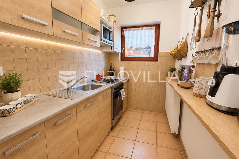 Gorski kotar, Stari Laz, uređena goranska kuća s 7.021 m² - 5