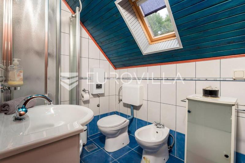 Gorski kotar, Stari Laz, uređena goranska kuća s 7.021 m² - 8