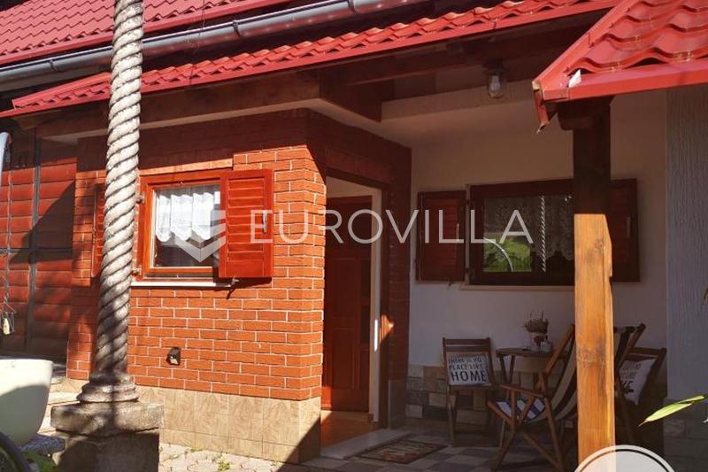 Gorski kotar, Stari Laz, uređena goranska kuća s 7.021 m² - 12