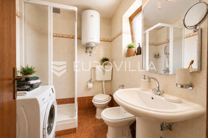 Gorski kotar, Stari Laz, uređena goranska kuća s 7.021 m² - 14