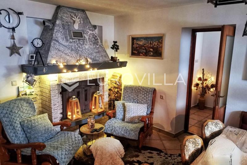 Gorski kotar, Stari Laz, uređena goranska kuća s 7.021 m² - 4