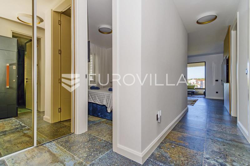 Zadar, Petrčane, luksuzan trosoban stan na izvrsnoj lokaciji