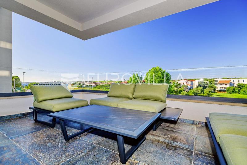 Zadar, Petrčane, luksuzan trosoban stan na izvrsnoj lokaciji