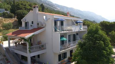 Omiš, Marušići, apartmanska kuća