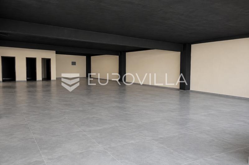 Osijek, Zeleno polje - Yeni Yapı Bir Mülkte Kiralık 200 m² Ticari Alan - 1