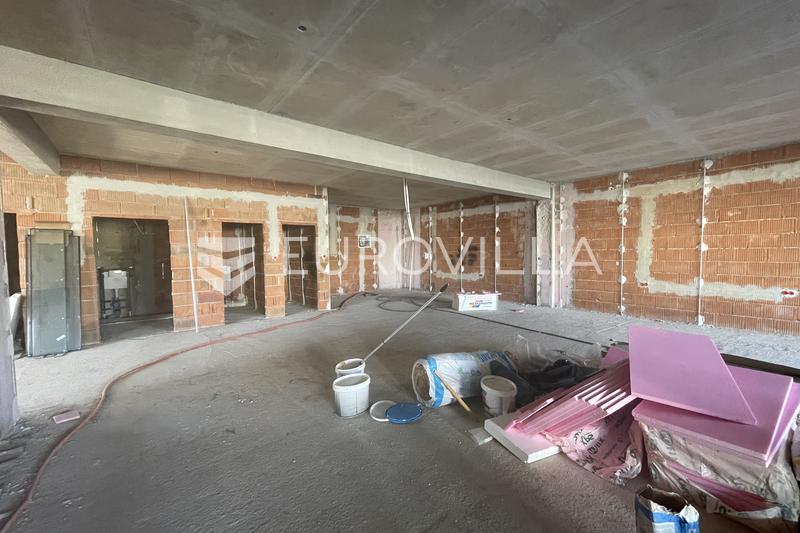 Osijek, Zeleno polje - Yeni Yapı Bir Mülkte Kiralık 200 m² Ticari Alan - 3