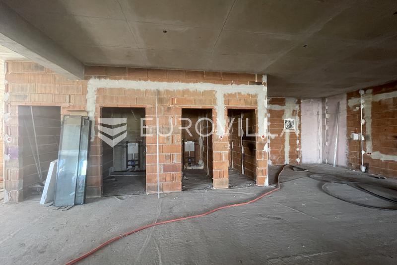 Osijek, Zeleno polje - Yeni Yapı Bir Mülkte Kiralık 200 m² Ticari Alan - 4