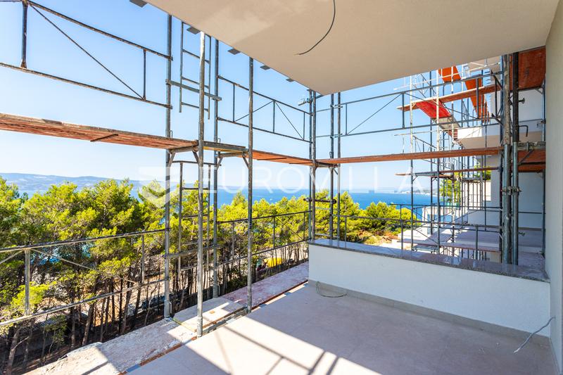 Omis, appartamento bilocale al terzo piano con splendida vista mare - 11