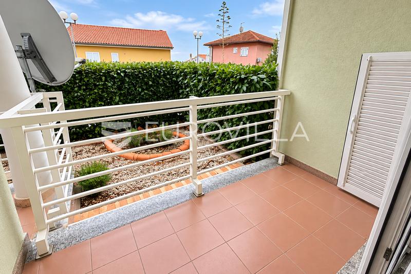 Krk, Town of Krk, two-bedroom apartment, 67 m², with terrace, balcony and private garden - 8