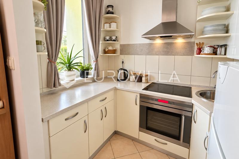 Krk, Town of Krk, two-bedroom apartment, 67 m², with terrace, balcony and private garden - 4