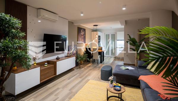 Porec - geräumige 67 m² Wohnung mit großer Terrasse zur Langzeitmiete, haustierfreundlich