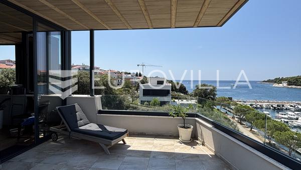 Medulin, Pješčana Uvala, ekskluzivan penthouse prvi red do mora