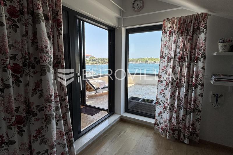 Medulin, Pješčana Uvala, ekskluzivan penthouse prvi red do mora - 38