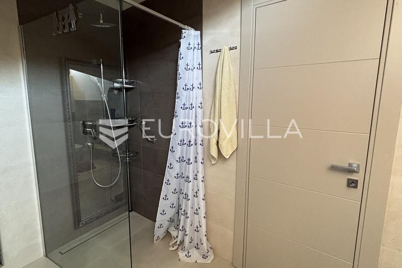 Medulin, Pješčana Uvala, ekskluzivan penthouse prvi red do mora - 34
