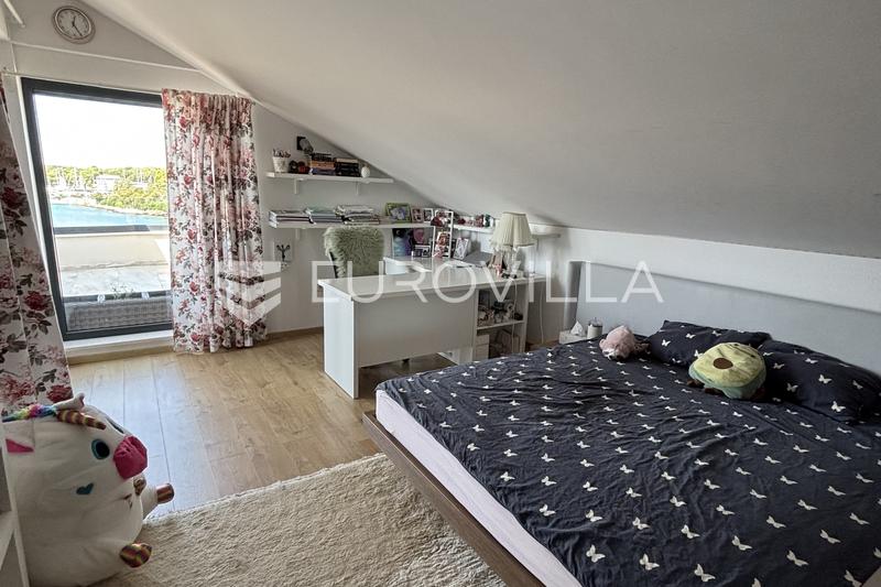 Medulin, Pješčana Uvala, ekskluzivan penthouse prvi red do mora - 36