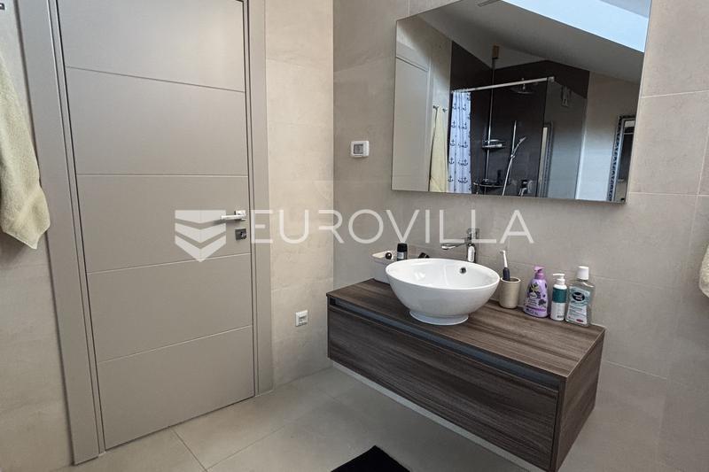 Medulin, Pješčana Uvala, ekskluzivan penthouse prvi red do mora - 33