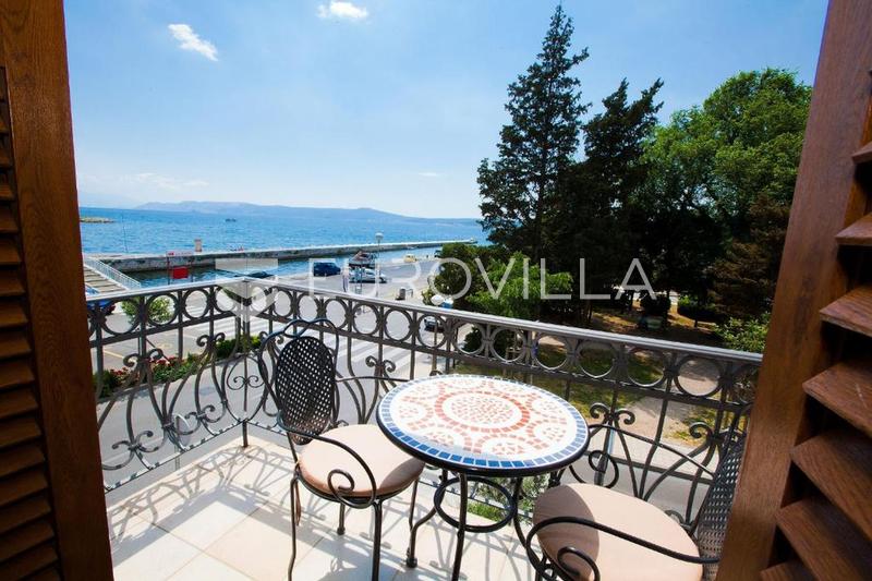 Crikvenica, winter rental, three-room apartment, 69 m², seafront, balcony with sea view - 1
