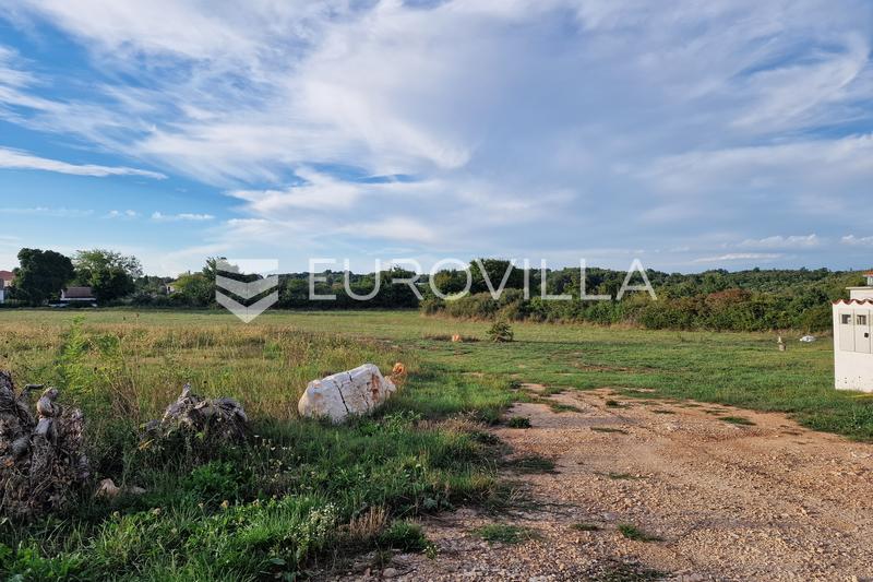 Istria, Centrum Svetvinčenat, Działka budowlana 887 m² z pozwoleniem na willę z basenem - 6