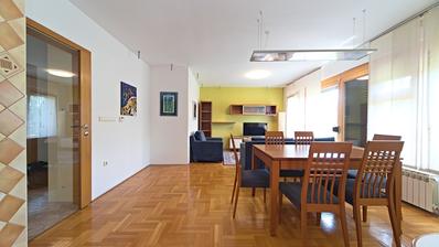 Osijek, Gornji Grad, apartamento T3 mobilado para arrendamento com lugar de estacionamento em garagem